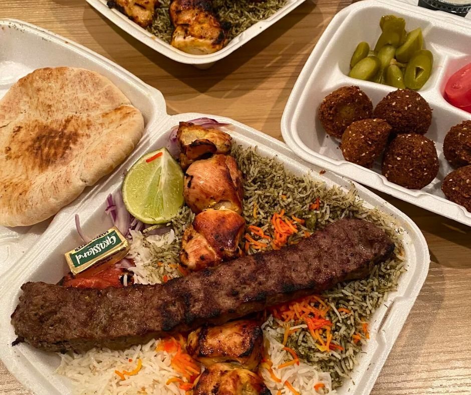 12 Famous Chicago Restaurants That Are Totally Worth the Hype